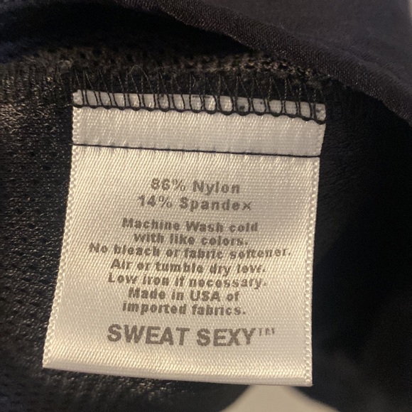 Contourwear vest with zip pocket on the back size 6 - Picture 4 of 6